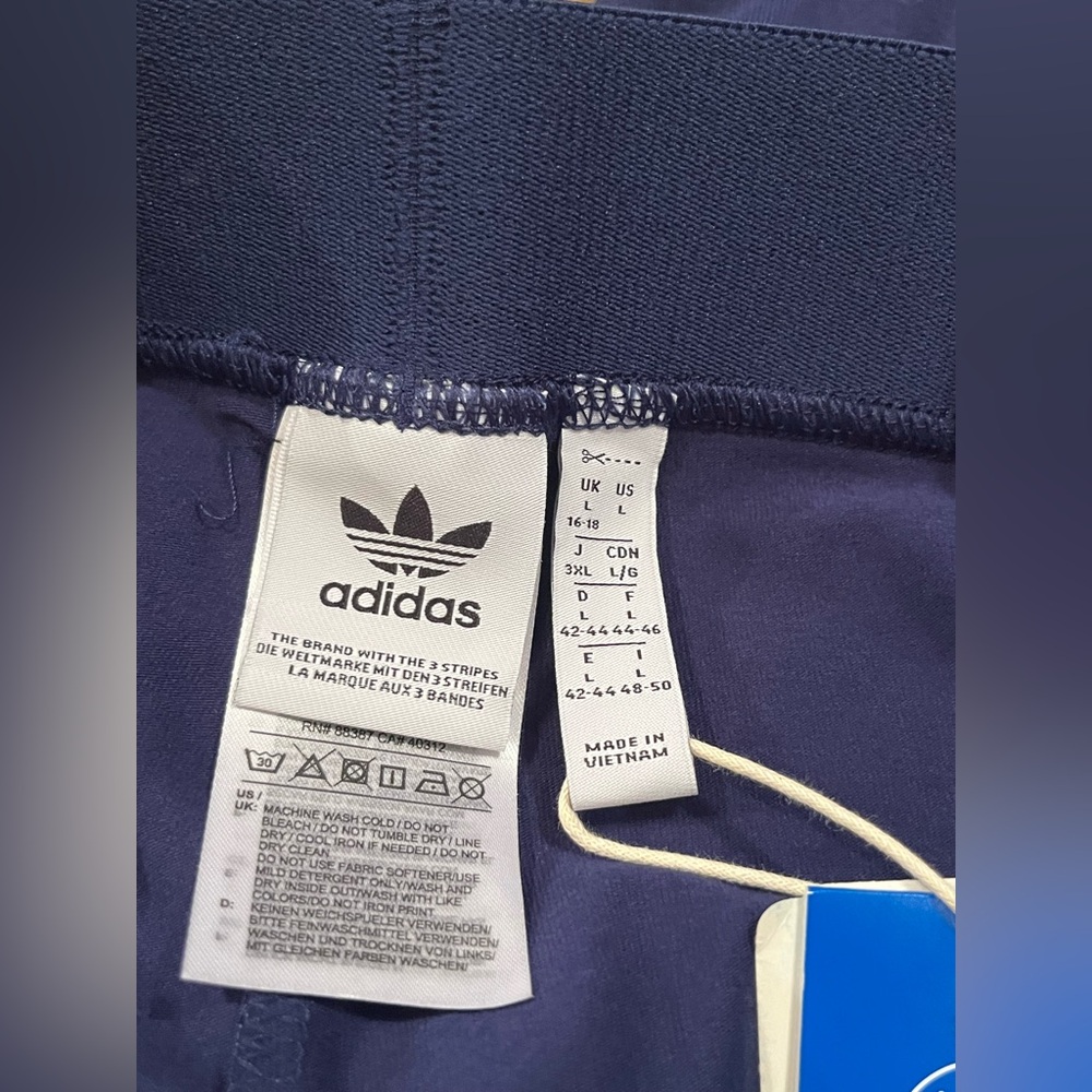NWT Adidas Women's Logo Waistband Booty Shorts - Picture 11 of 12